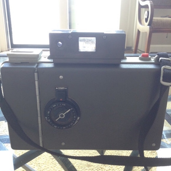 1971 Like-New Polaroid Land Camera- Book Value $700 - Picture 3 of 4